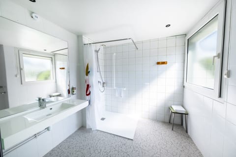 Room, 1 Double Bed (Pop) | Accessible bathroom