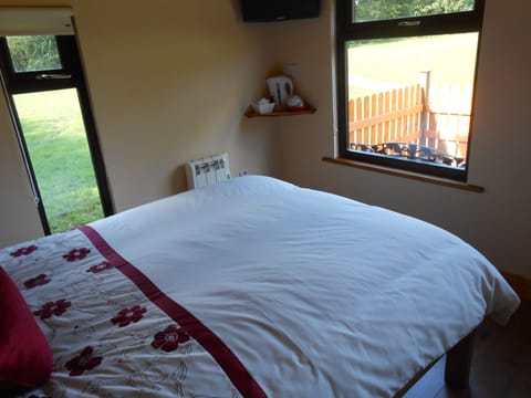 Double Room, Garden View | Individually decorated, individually furnished, free WiFi, bed sheets