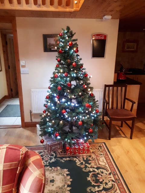 Family Cottage, 2 Bedrooms | Living area | 32-inch flat-screen TV with digital channels, TV, DVD player