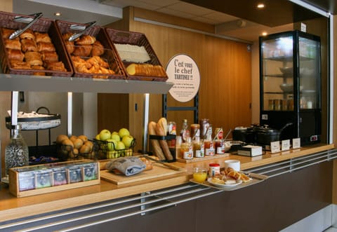 Daily buffet breakfast for a fee