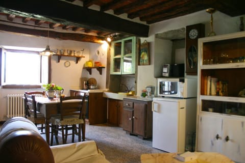 Villa, 2 Bedrooms | Private kitchen | Fridge, microwave, oven, stovetop