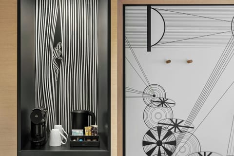 Premium bedding, in-room safe, desk, blackout drapes