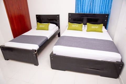 Standard Triple Room | Desk, free WiFi, bed sheets