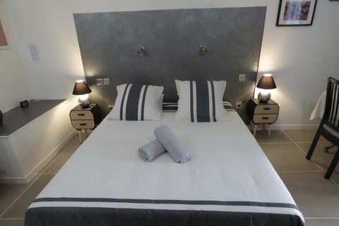 Comfort Double Room, Hot Tub | Premium bedding, individually decorated, individually furnished