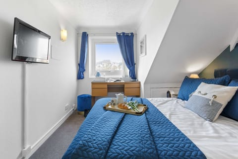 Double Room, Ensuite (Double Room 9) | Premium bedding, individually decorated, individually furnished, desk