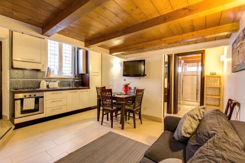 Apartment, 2 Bedrooms | In-room dining