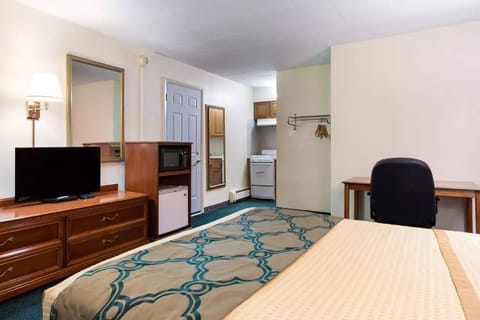 Superior Double Room, Non Smoking, Kitchenette | In-room safe, individually decorated, individually furnished, desk