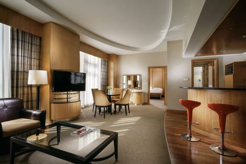 Suite, 2 Bedrooms | Premium bedding, minibar, in-room safe, desk