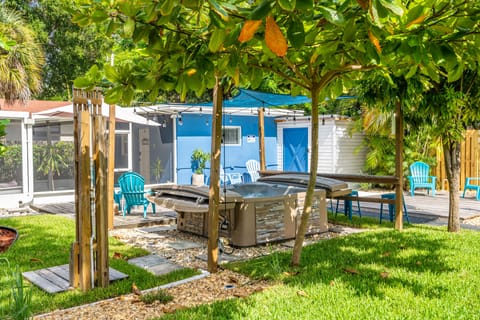 Outdoor spa tub