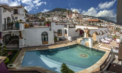 Outdoor pool, sun loungers