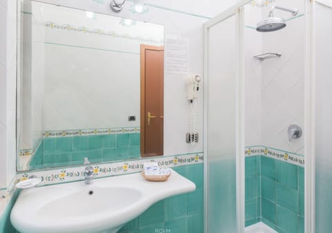 Rainfall showerhead, free toiletries, hair dryer, bidet