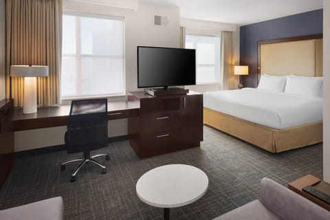 Premium bedding, in-room safe, desk, laptop workspace