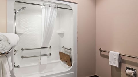 Standard Room, 2 Queen Beds, Accessible, Non Smoking | Bathroom | Combined shower/tub, deep soaking tub, free toiletries, hair dryer