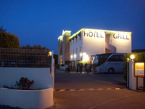 Front of property - evening/night