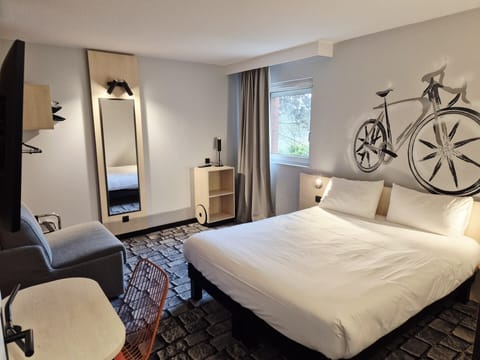 Triple Room | Desk, free WiFi, bed sheets