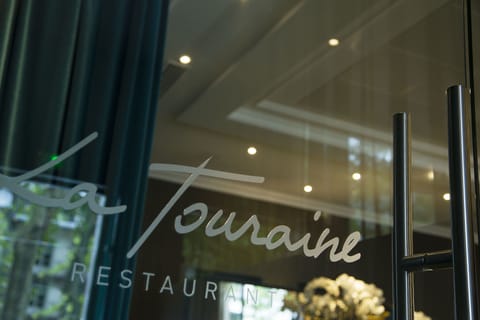 Breakfast, lunch, dinner served; French cuisine