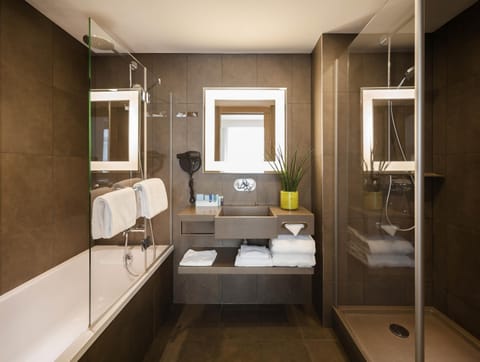 Suite, 1 Double Bed with Sofa bed | Minibar, in-room safe, desk, soundproofing