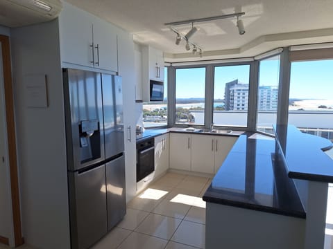 Tower I, 3 Bedroom Ocean View Apartment | Private kitchen | Fridge, microwave, electric kettle, toaster