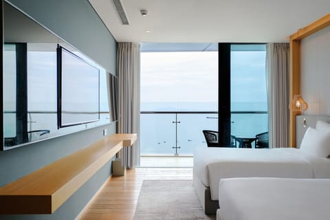 Superior Twin Room, Sea View | Premium bedding, minibar, individually decorated, individually furnished