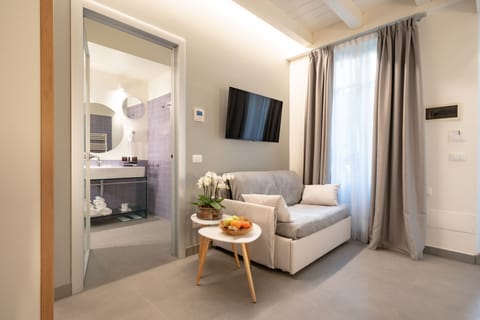 Junior Suite, 1 King Bed, Annex Building | Hypo-allergenic bedding, down comforters, free minibar items