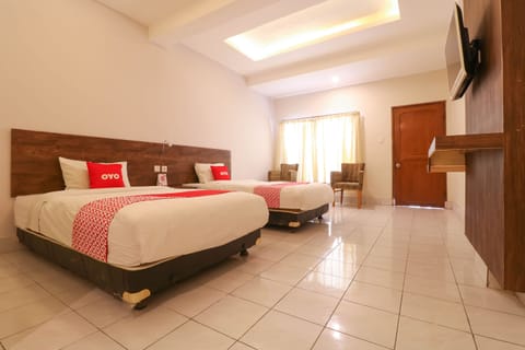 Deluxe Twin Room | Desk, free WiFi, bed sheets