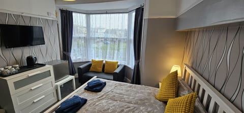 Double Room, Ensuite, Partial Sea View (ROOM )