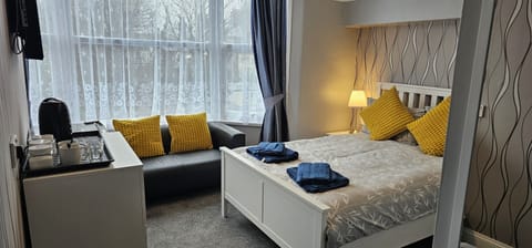 Double Room, Ensuite, Partial Sea View (ROOM )