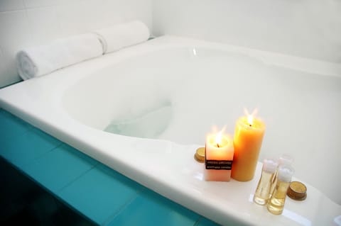 Executive Spa Room | Deep soaking bathtub