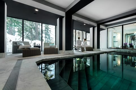 Indoor pool, sun loungers