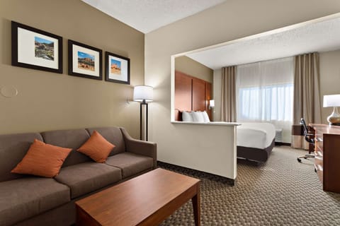 Suite, Non Smoking | In-room safe, desk, laptop workspace, blackout drapes