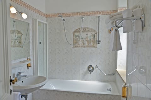 Deluxe Double Room, Terrace, Garden View | Bathroom | Hair dryer, bidet, towels