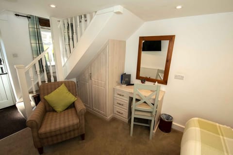 Superior Double Room, Ensuite, Garden View