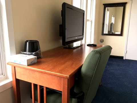 Individually furnished, desk, free WiFi, bed sheets