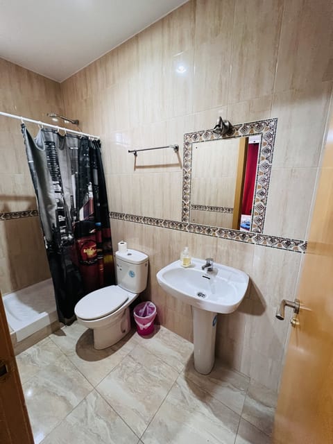 Triple Room, Private Bathroom | Iron/ironing board, free WiFi