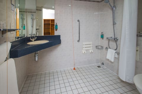 Room, 1 Double Bed, Accessible | Bathroom | Shower, eco-friendly toiletries, hair dryer, towels