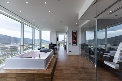 Elite Room | Private spa tub