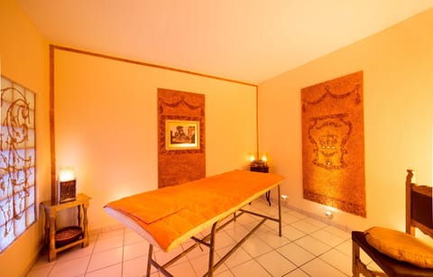 Spa tub, steam room, Turkish bath, body treatments, body wraps