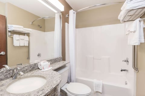 Combined shower/tub, deep soaking tub, free toiletries, hair dryer