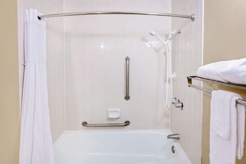 Rainfall showerhead, free toiletries, hair dryer, towels