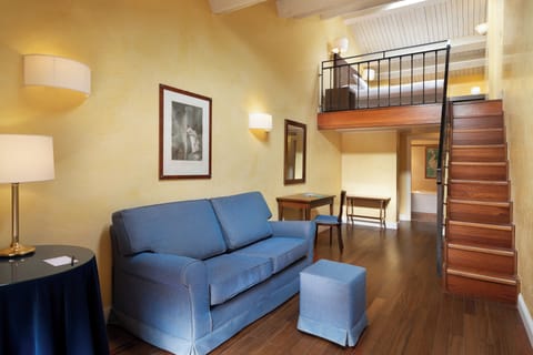 Suite | Minibar, in-room safe, desk, soundproofing