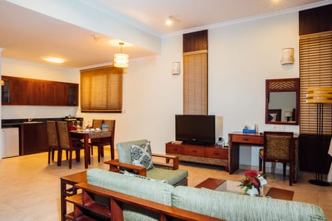 Family Suite, Non Smoking, Sea View | Premium bedding, minibar, in-room safe, individually decorated