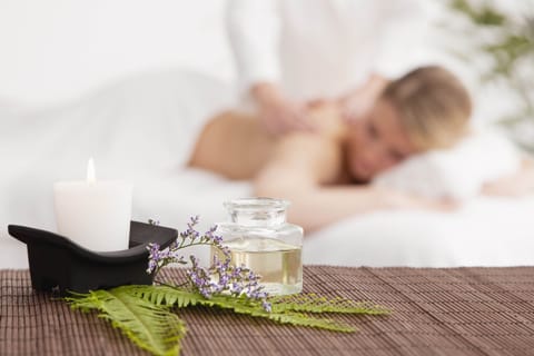 Couples treatment rooms, sauna, steam room, body treatments