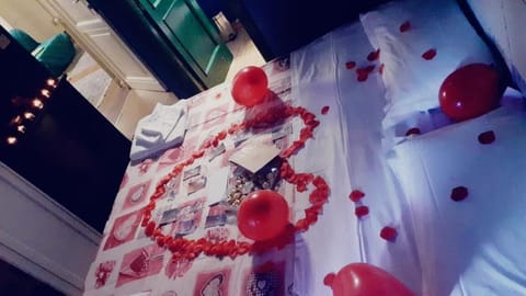 Desk, cribs/infant beds, rollaway beds, free WiFi