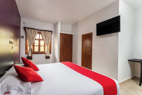 Superior Room | Desk, soundproofing, free WiFi, bed sheets