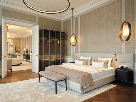 Minibar, in-room safe, desk, laptop workspace