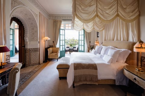 Suite (BALDAQUIN) | Premium bedding, minibar, in-room safe, individually decorated