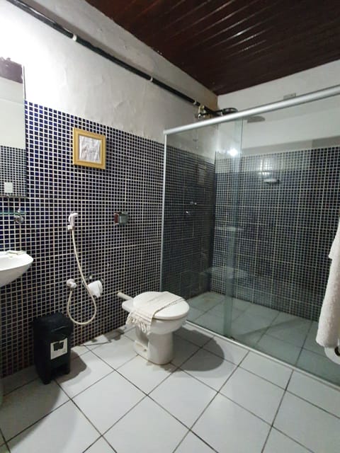 Standard Triple Room | Bathroom | Towels