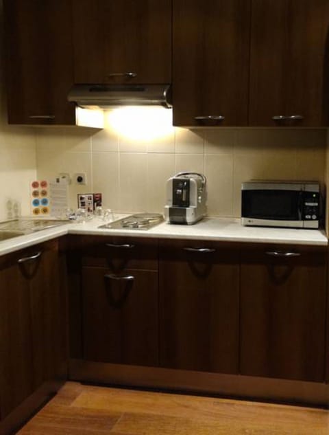 Fridge, microwave, coffee/tea maker, electric kettle