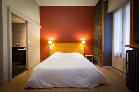 Comfort Double Room | Free WiFi, bed sheets