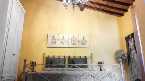 Double Room, 1 Queen Bed, Hill View | Premium bedding, minibar, individually decorated, individually furnished